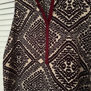 Alya Geometric Sleeveless Top | Size M | Black, Tan, and Burgundy